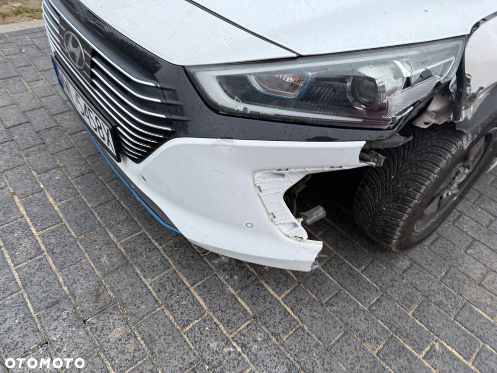 Hyundai IONIQ Hybrid Premium - 24