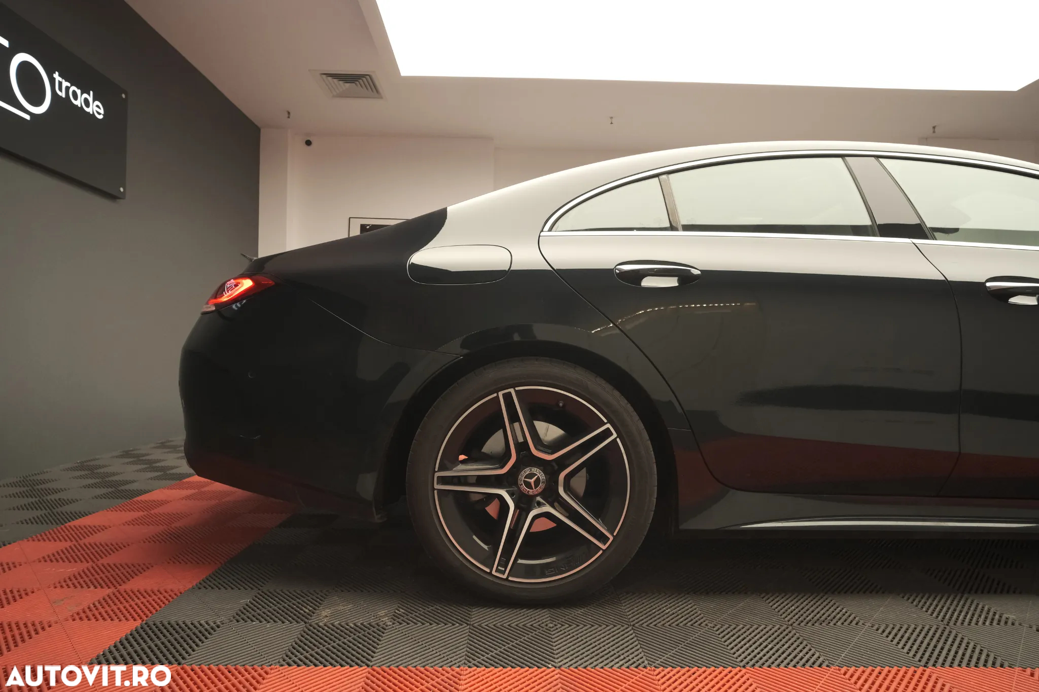 Mercedes-Benz CLS 350 9G-TRONIC AMG Line - 11