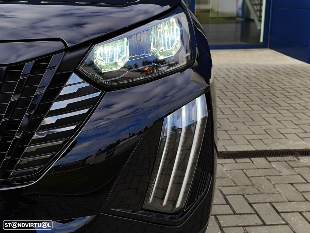 Peugeot 2008 1.2 Hybrid Allure e-DCS6 - 11