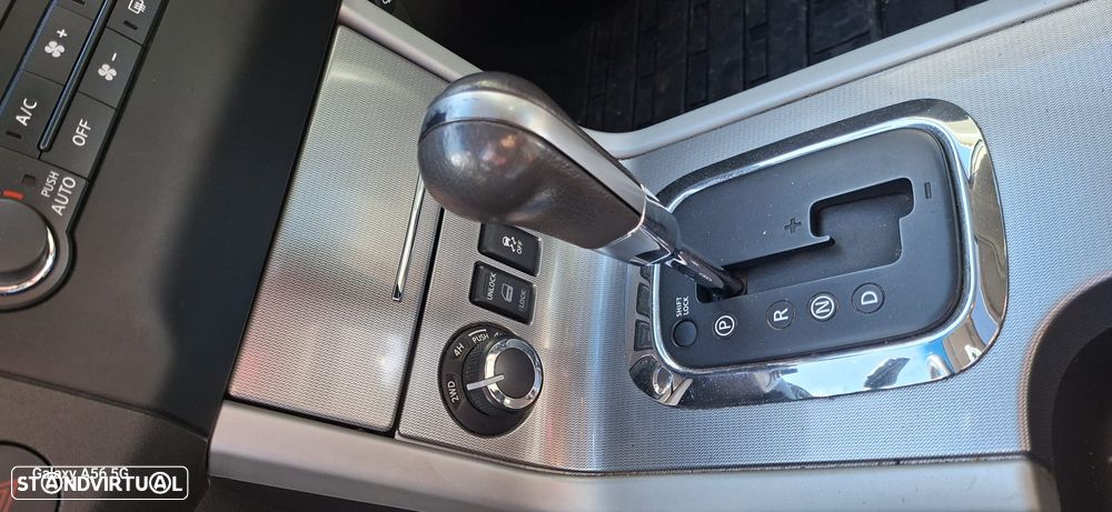 Nissan Navara 3.0 dCi V6 CD LE AT 4WD - 35