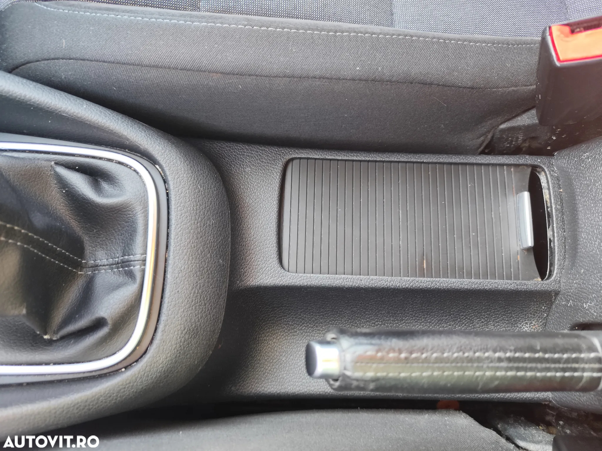 Volkswagen Golf 2.0 TDI DPF Style - 8