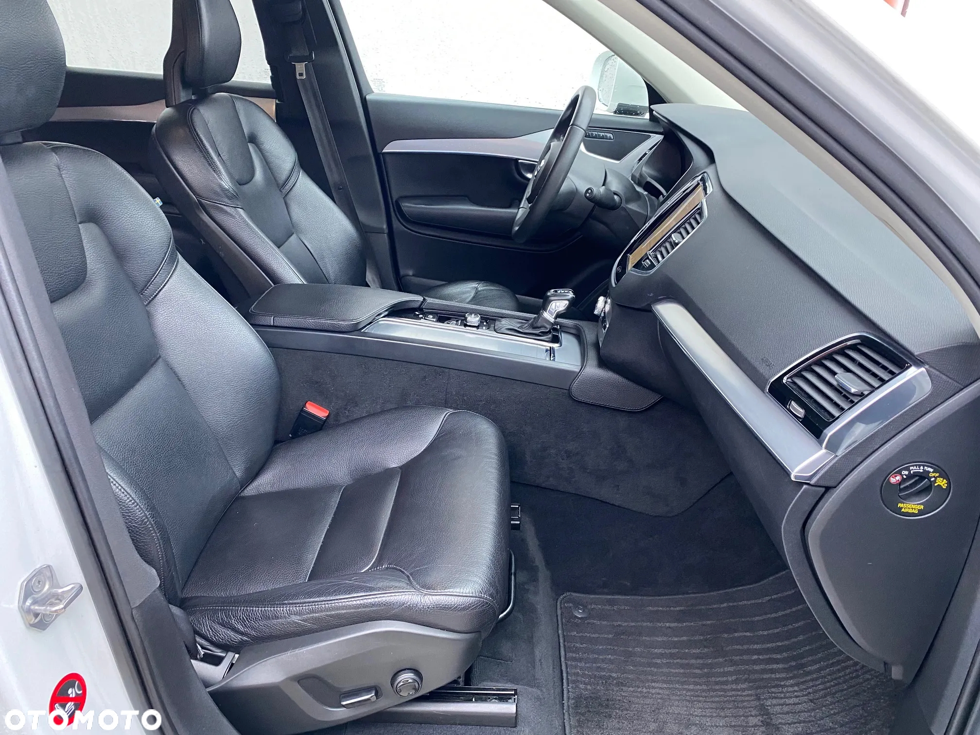 Volvo XC 90 D5 AWD Momentum 7os - 21