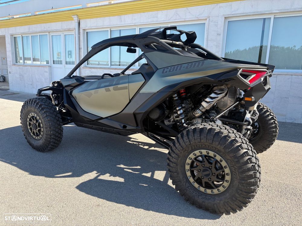 Can-Am Maverick R XRC - 3