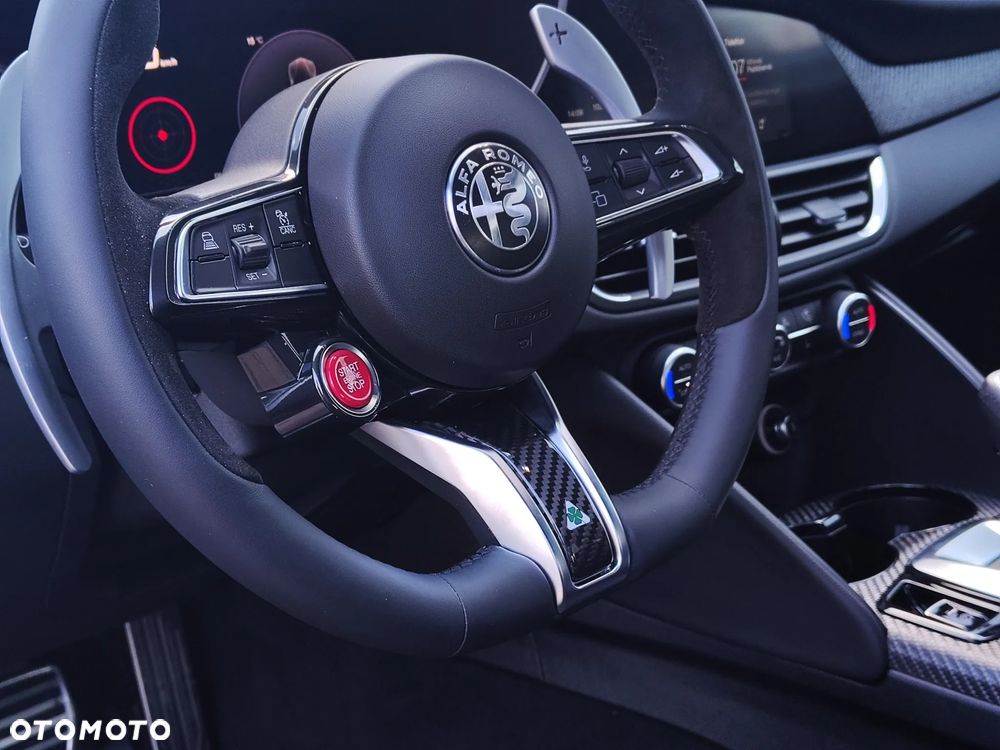 Alfa Romeo Giulia 2.9 Bi Turbo V6 Quadrifoglio - 16
