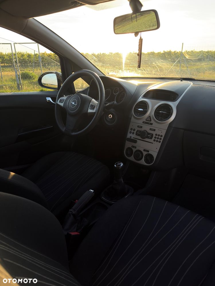 Opel Corsa 1.2 16V - 13