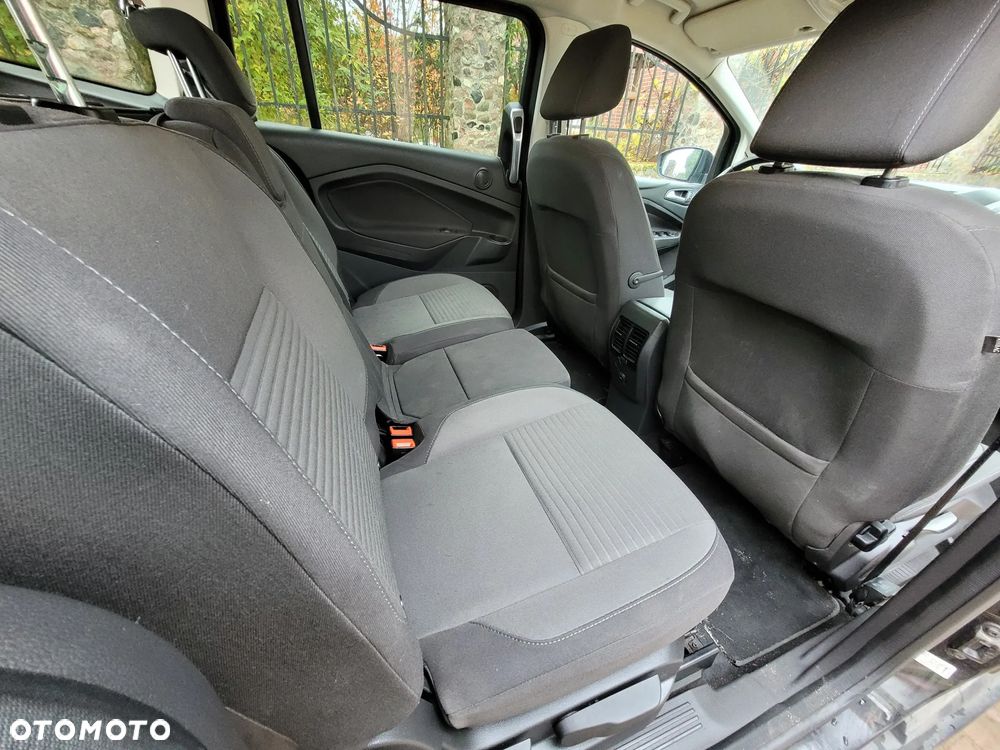Ford Grand C-MAX - 17