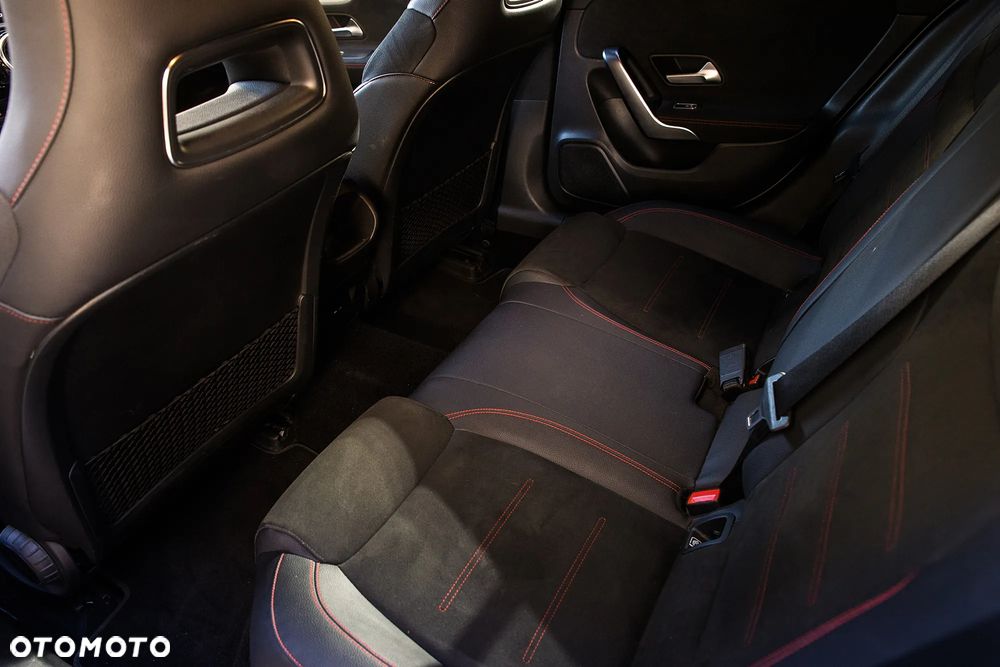 Mercedes-Benz CLA 200 AMG Line 7G-DCT - 11