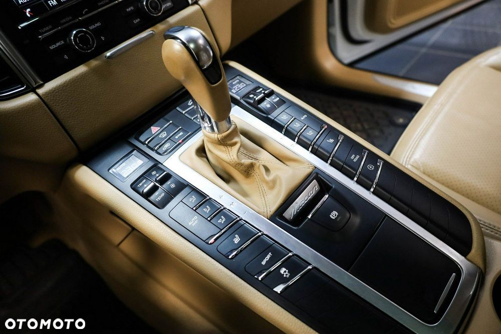 Porsche Macan - 23