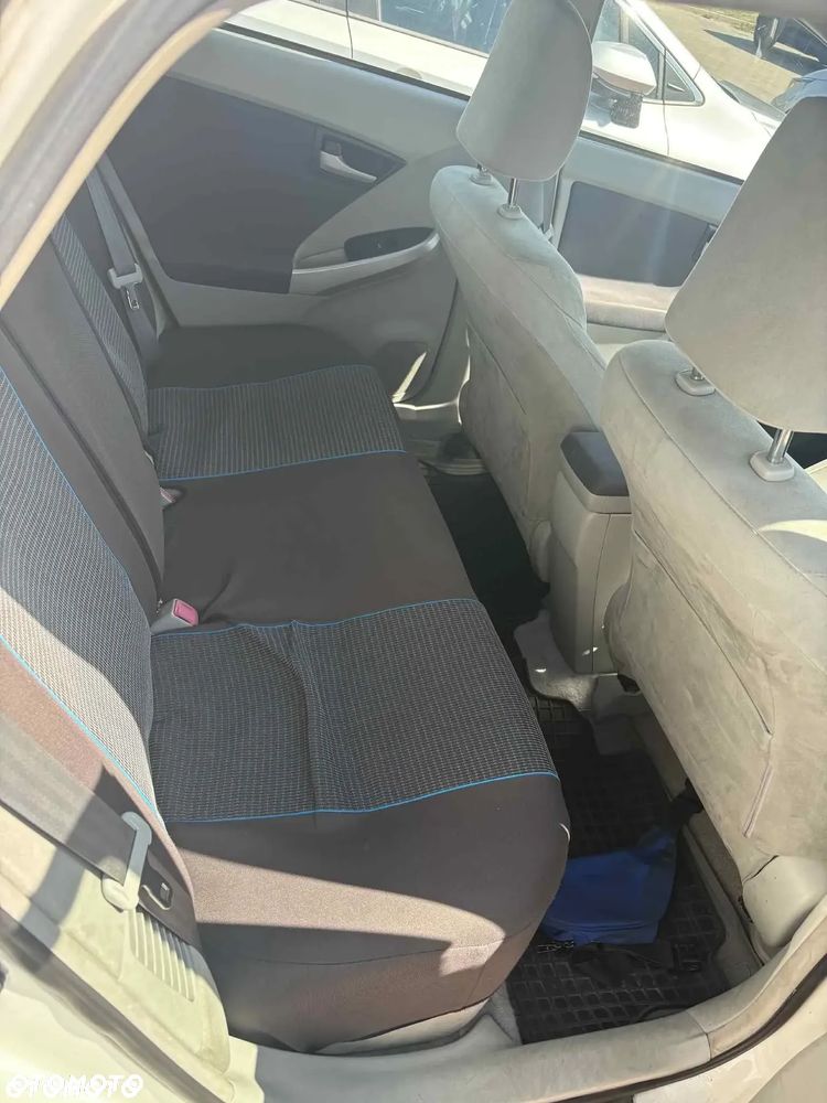 Toyota Prius - 5