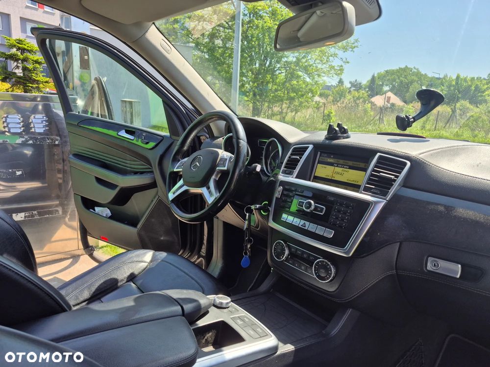 Mercedes-Benz ML 350 BlueTEC 4-Matic - 14