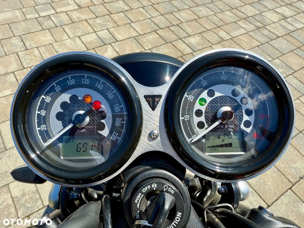 Triumph Speed Twin - 10