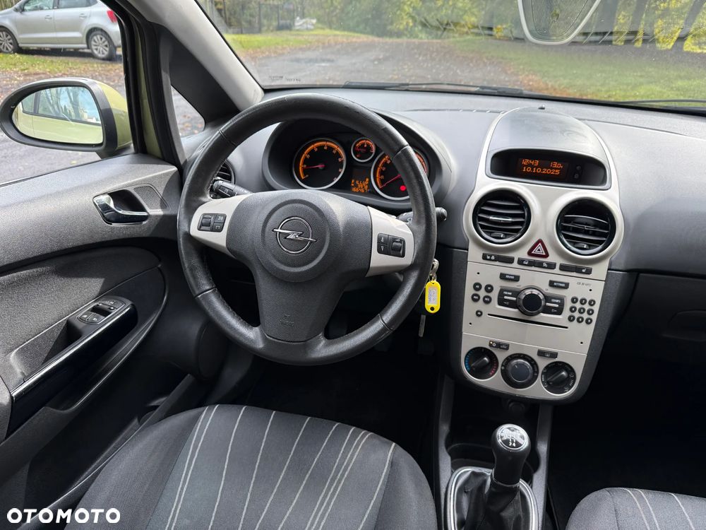 Opel Corsa 1.4 16V Innovation - 22