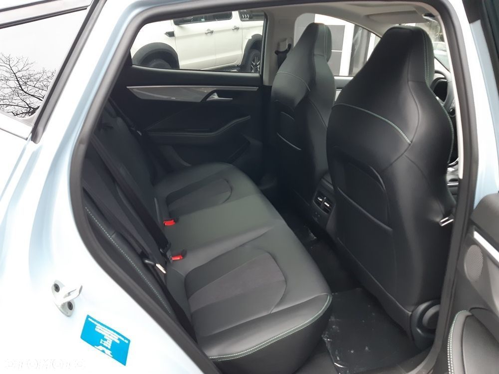 JAC J7 Plus CVT - 19