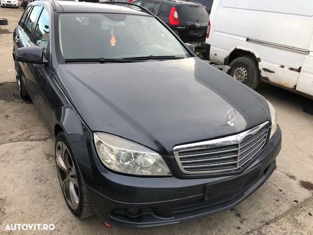 Dezmembrez Mercedes  C Class W204 2008 2.2 Cdi - 4
