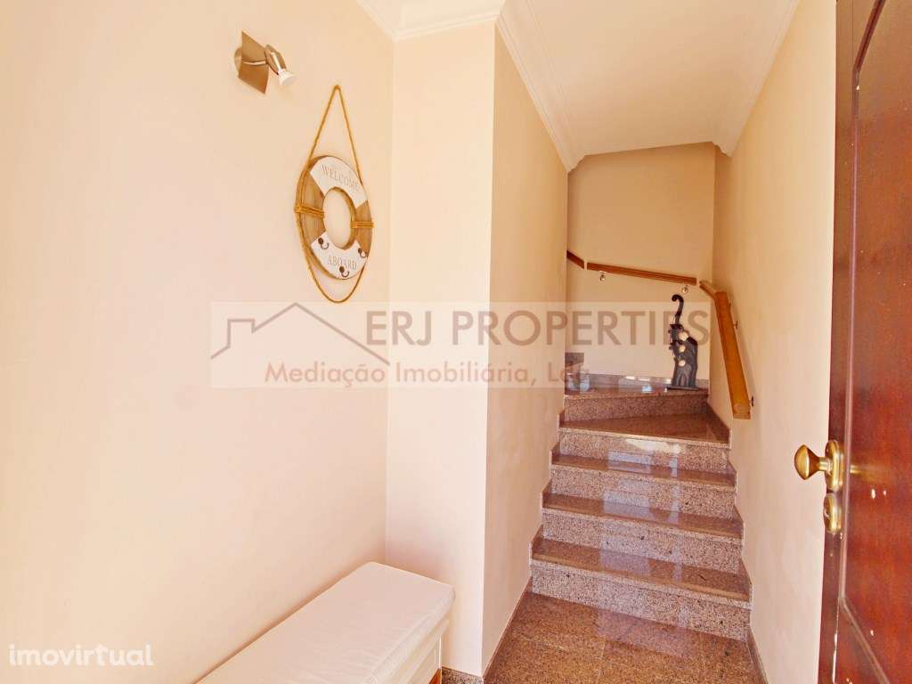 Apartamento T3 a 350m da Praia da Lota - Grande imagem: 2/26