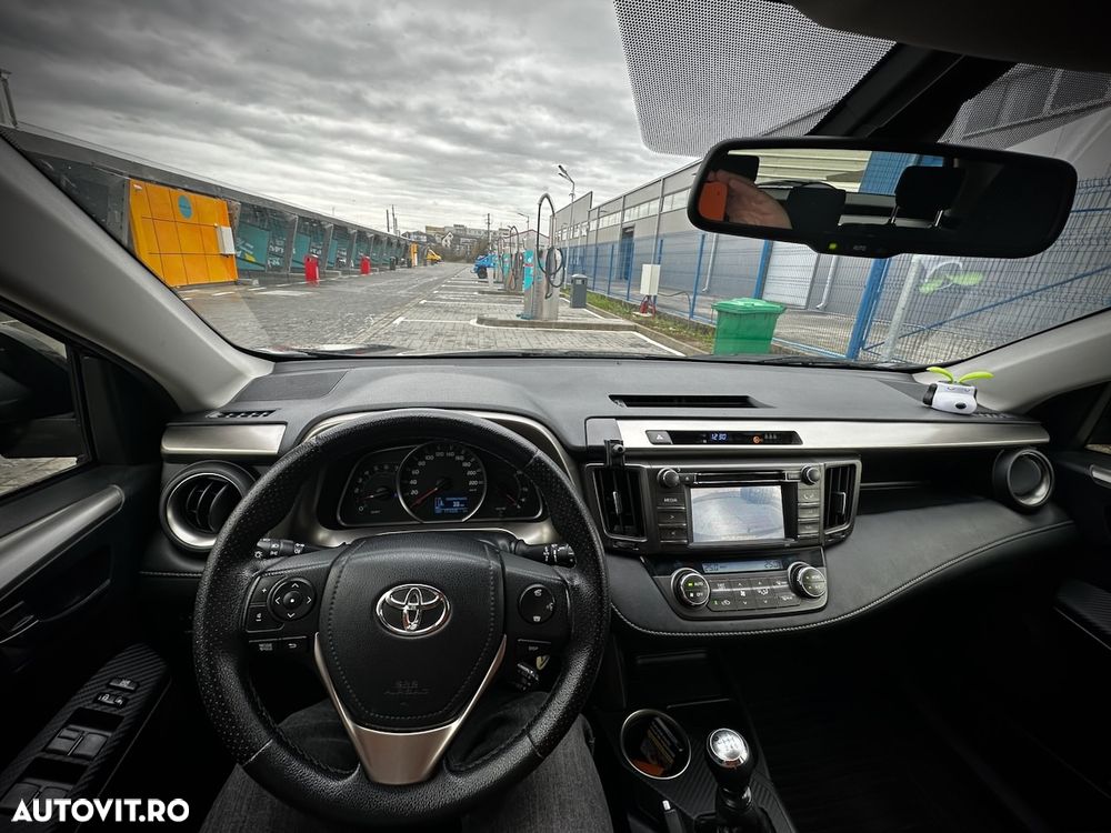 Toyota RAV4 2.2 D-4D 4WD Luxury - 10