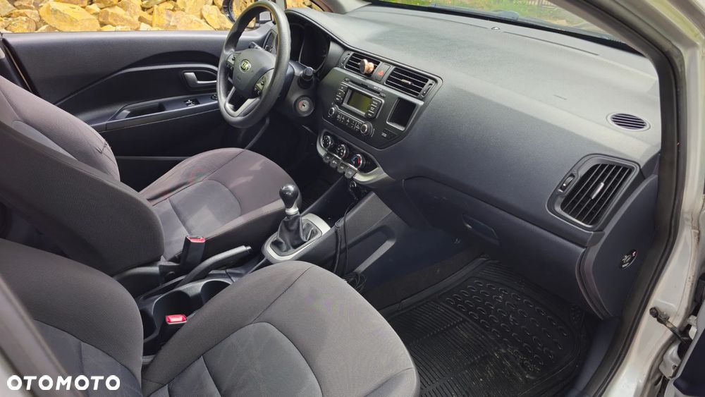 Kia Rio 1.2 L - 14