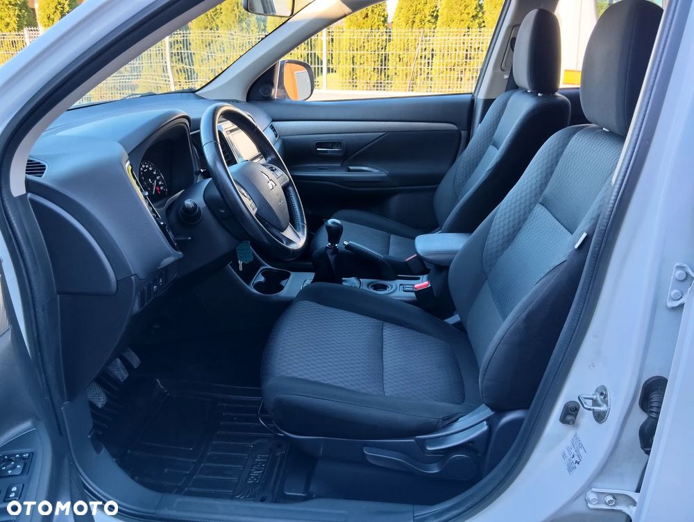 Mitsubishi Outlander - 17