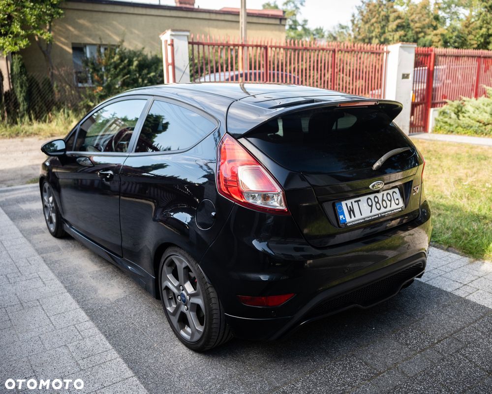 Ford Fiesta ST - 11