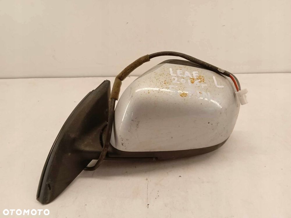 LUSTERKO LEWE PRZEDNIE NISSAN LEAF 10-17 5 PIN - 1