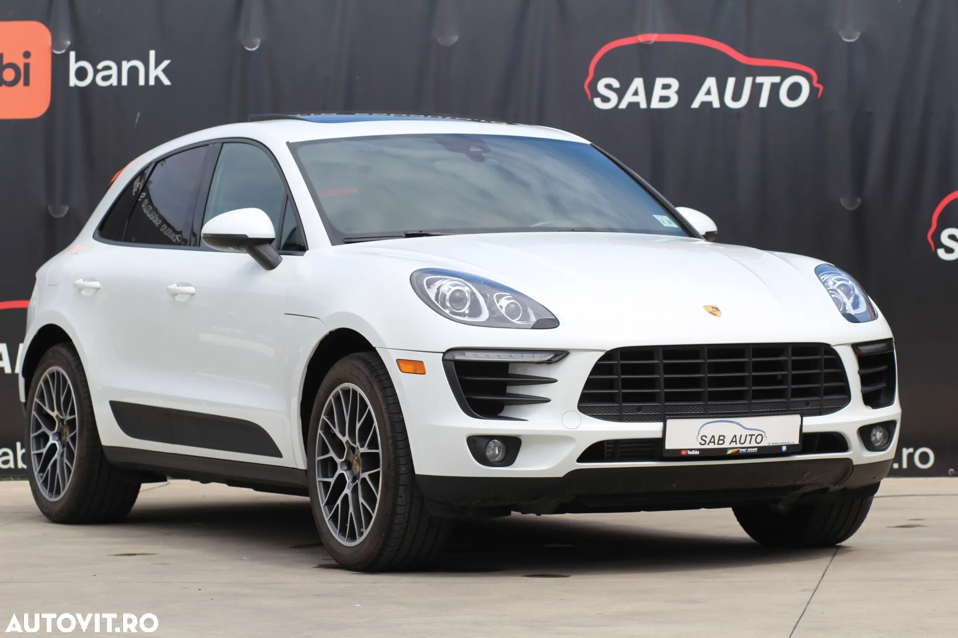 Porsche Macan Standard - 2