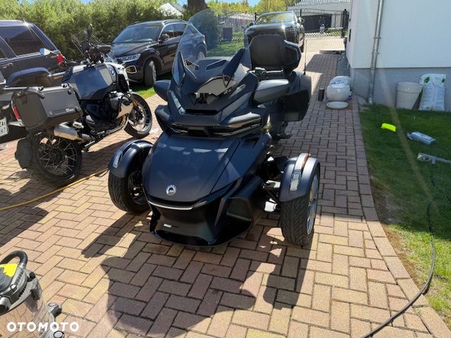 Can-Am Spyder - 1