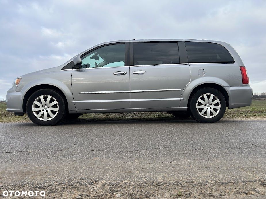 Chrysler Town & Country 3.6 Touring - 23