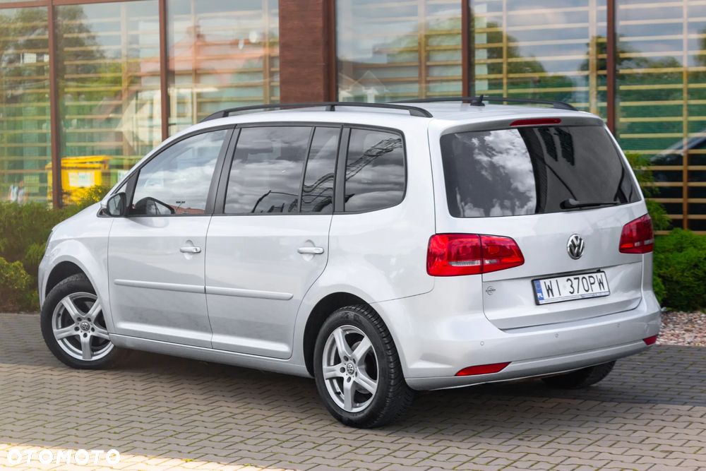 Volkswagen Touran - 10