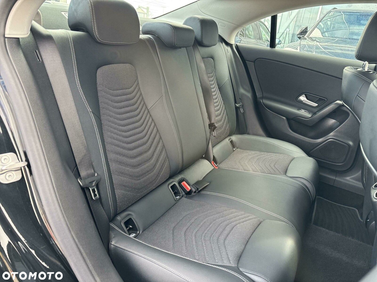 Mercedes-Benz CLA 200 Progressive 7G-DCT - 14