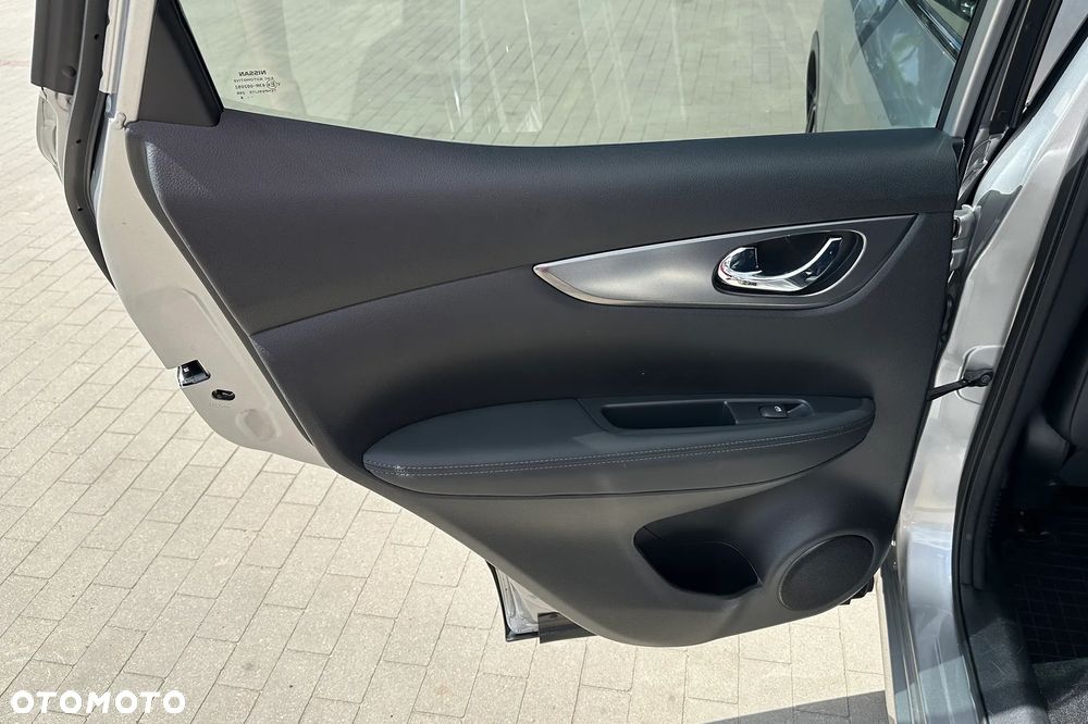 Nissan Qashqai 1.6 dCi Xtronic TEKNA+ - 32