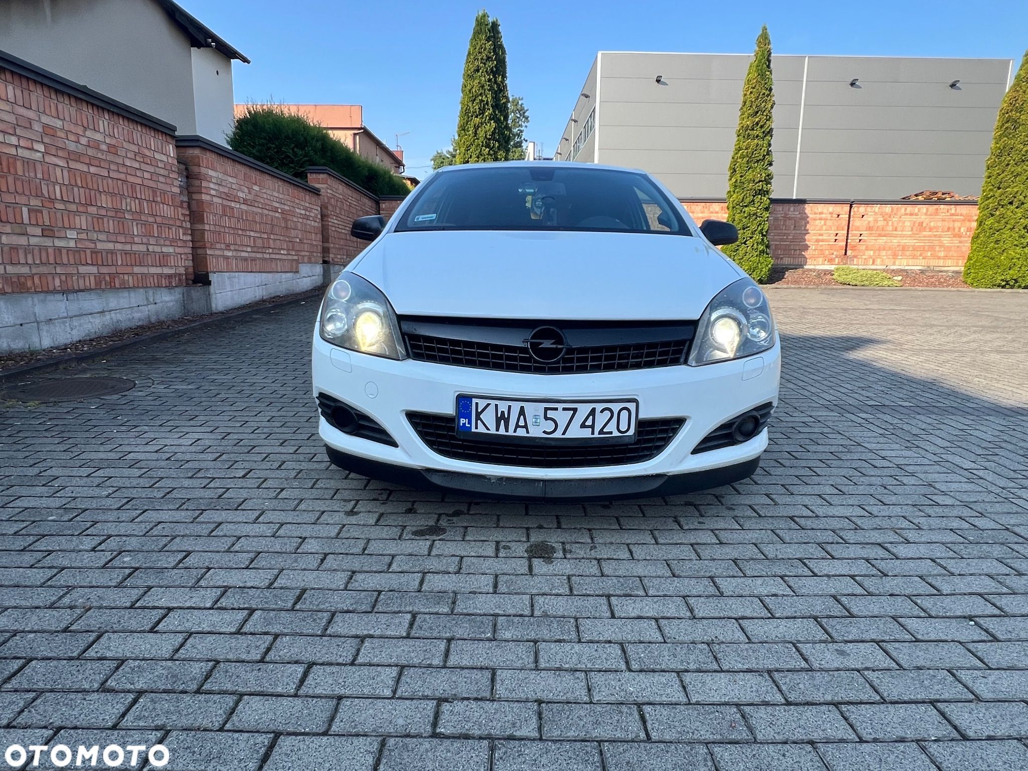 Opel Astra III GTC 1.6 Enjoy - 1