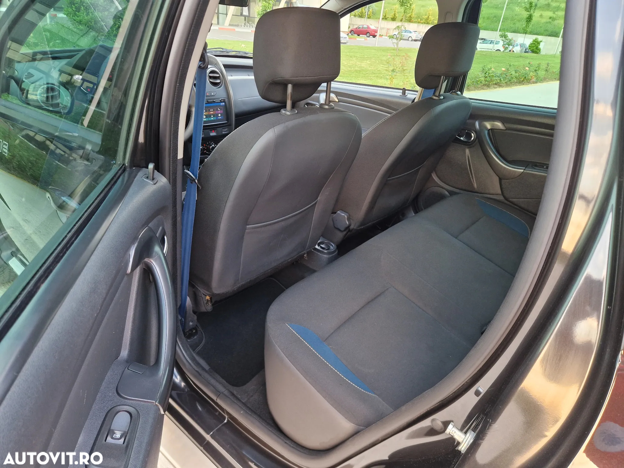 Dacia Duster 1.5 dCi 4x2 Laureate - 8