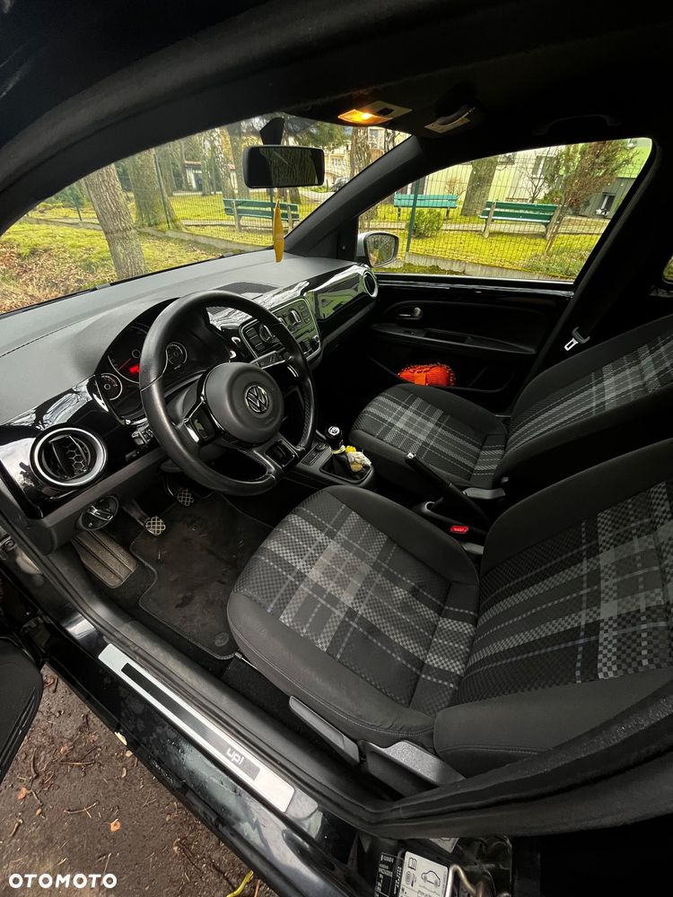 Volkswagen up! club - 9