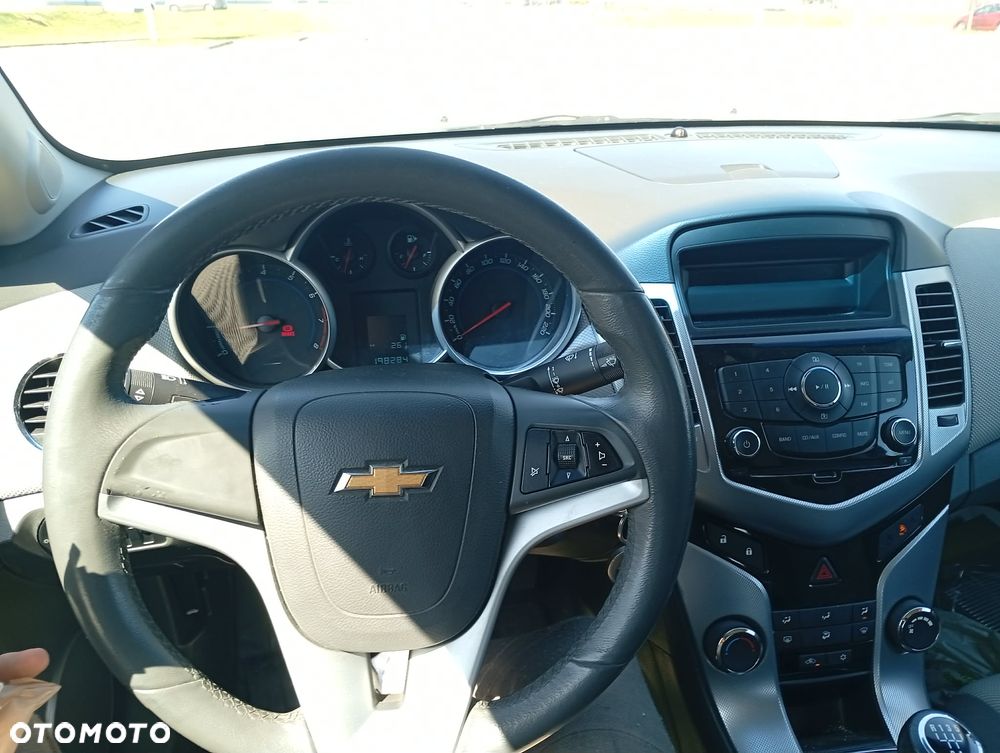 Chevrolet Cruze - 11