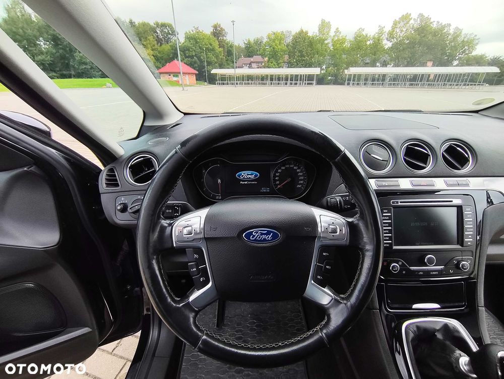 Ford S-Max - 8