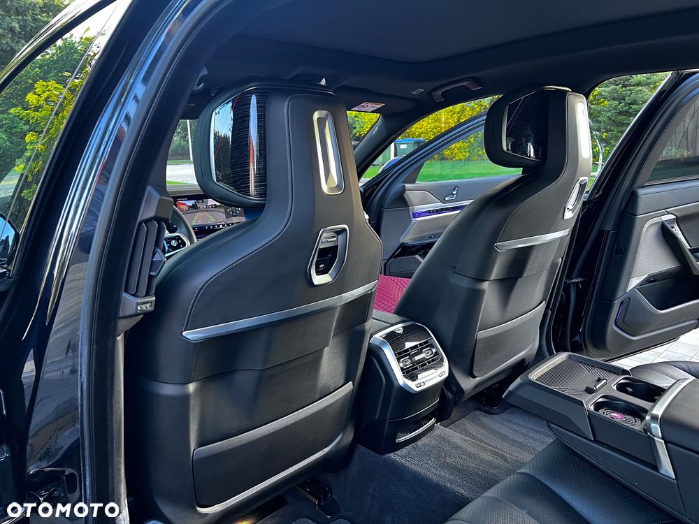 BMW Seria 7 740d xDrive - 25