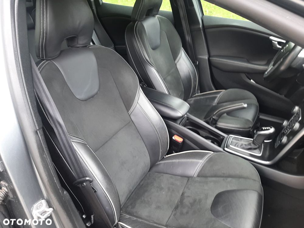 Volvo V40 D3 Geartronic RDesign - 29