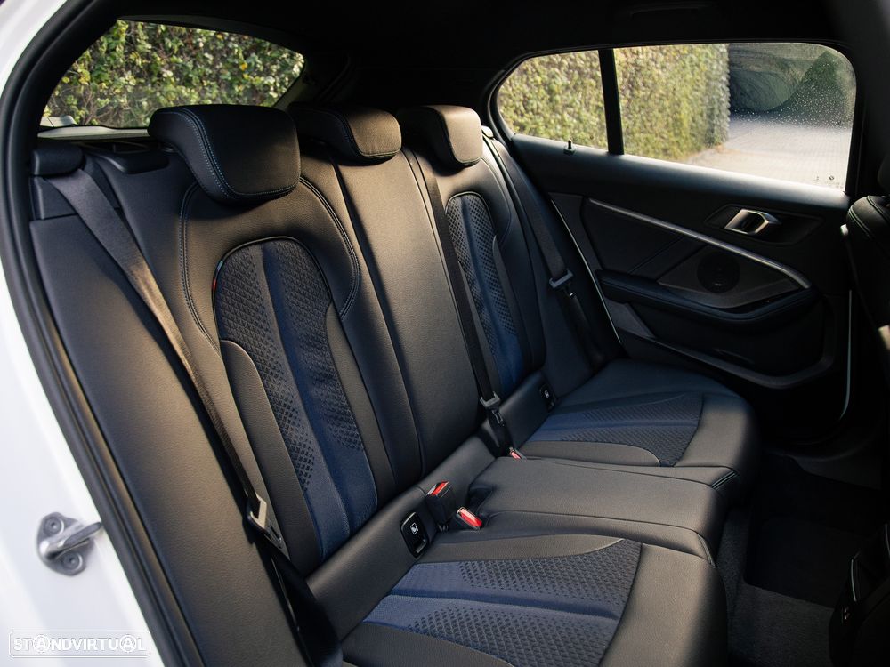 BMW 116 d Pack Desportivo M - 27