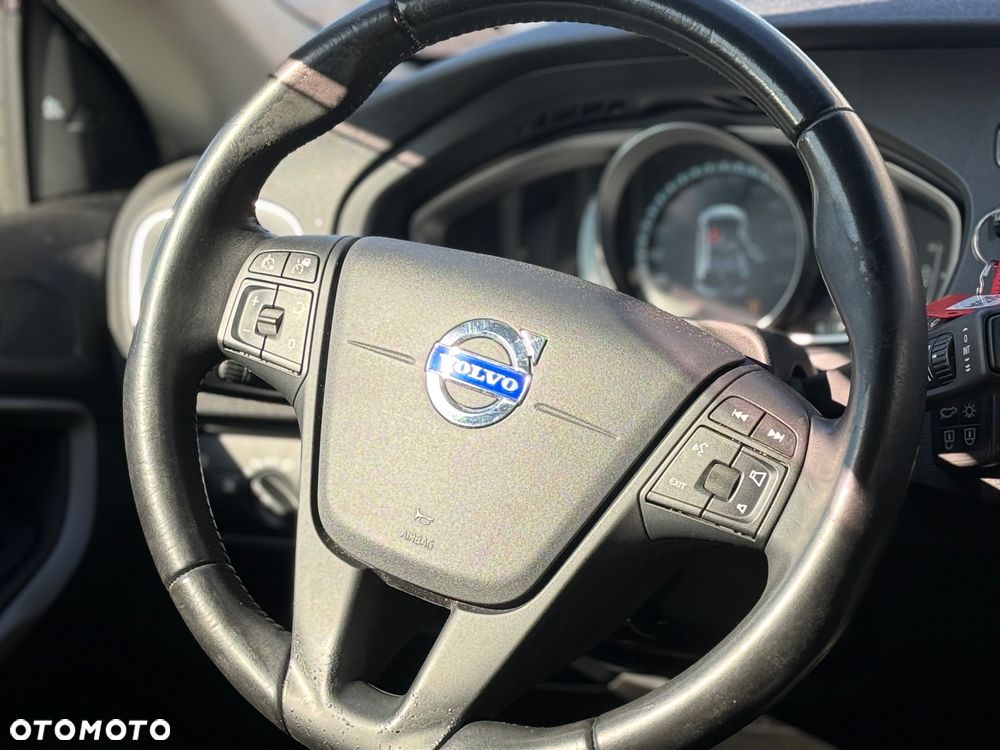 Volvo V40 T3 Momentum - 26