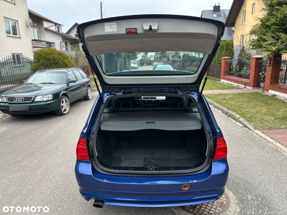 BMW Seria 3 318i Edition Exclusive - 22