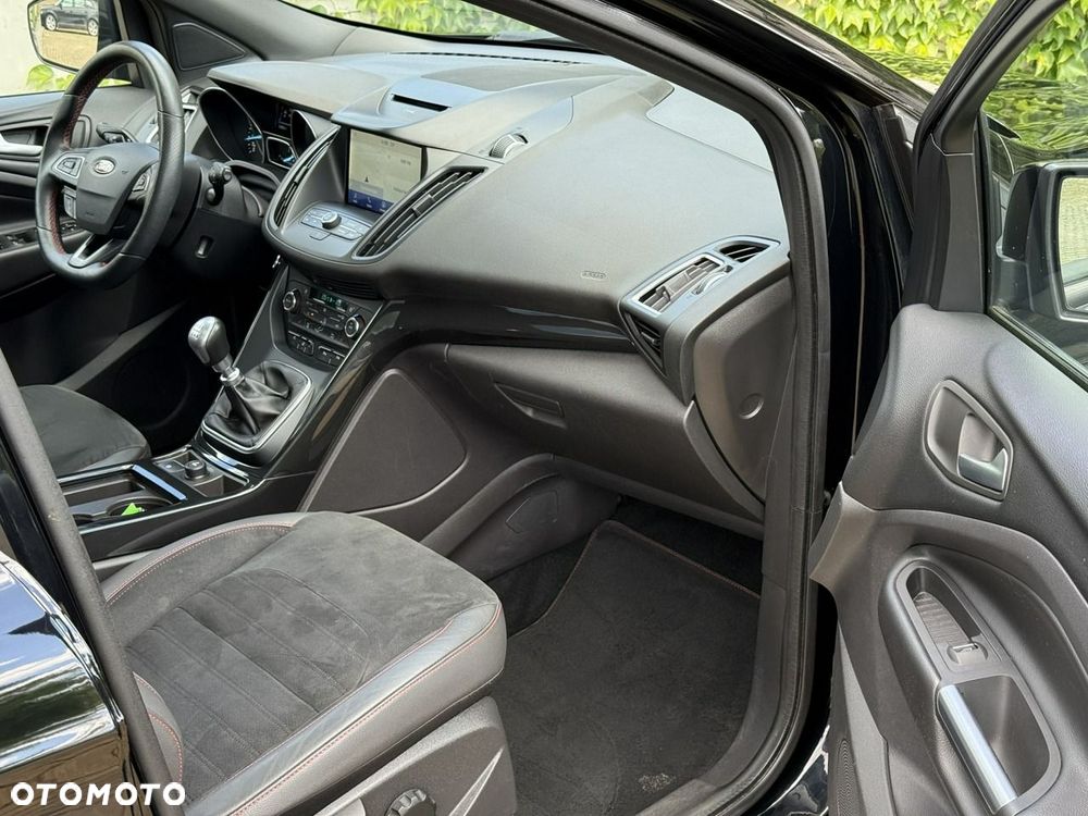 Ford Kuga 1.5 EcoBoost 2x4 ST-Line - 8
