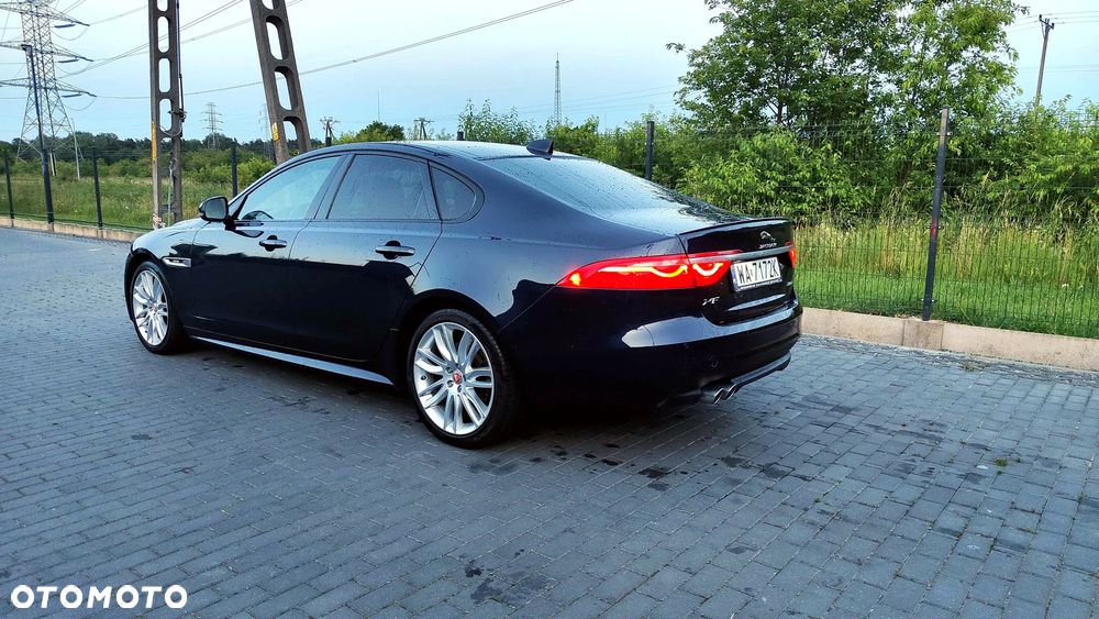 Jaguar XF 2.0 i4D R-Sport - 13