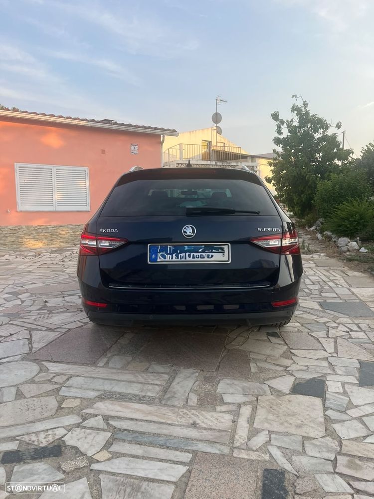 Skoda Superb Break 2.0 TDI Style DSG - 4