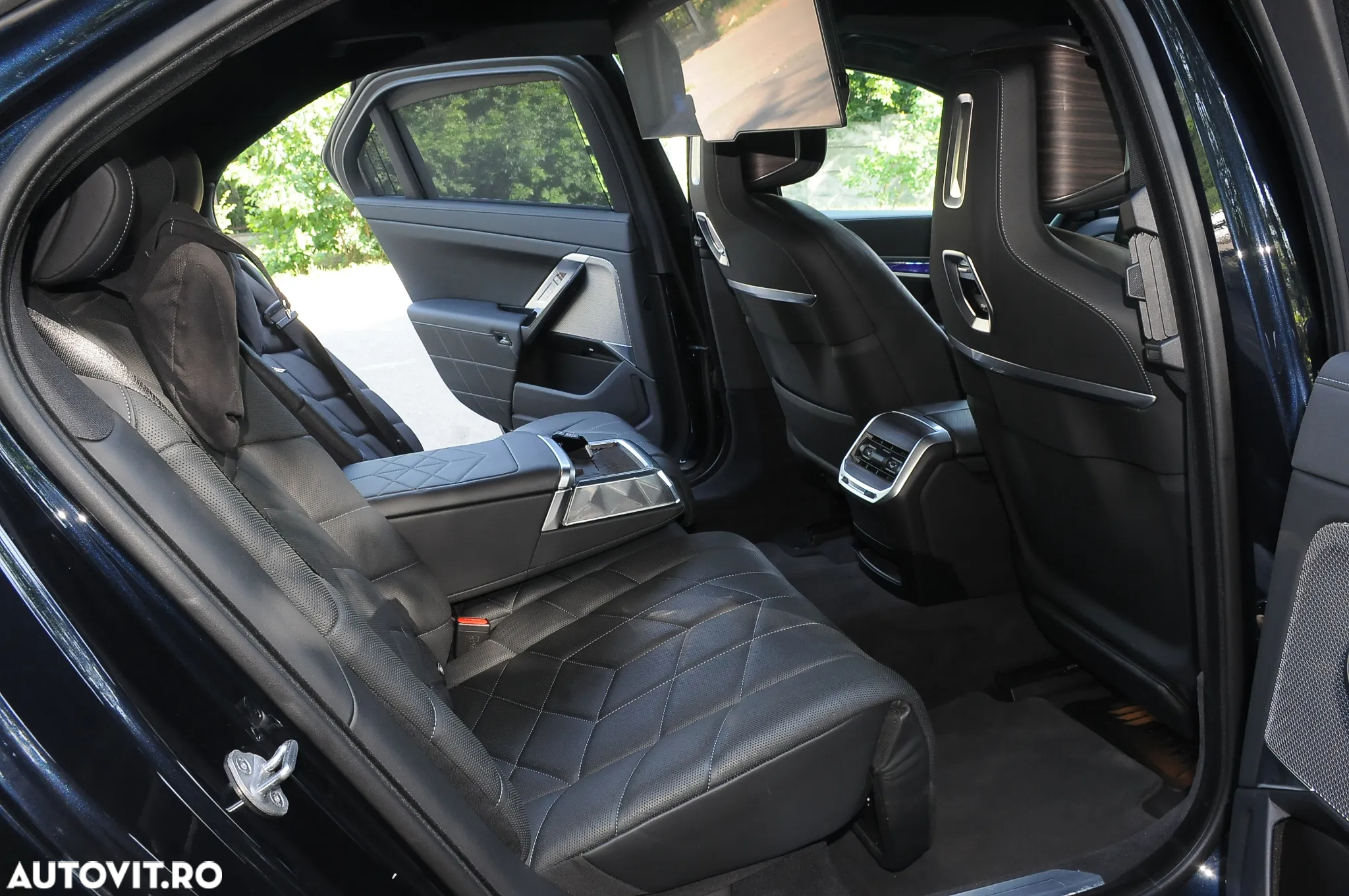 BMW Seria 7 740d xDrive - 26