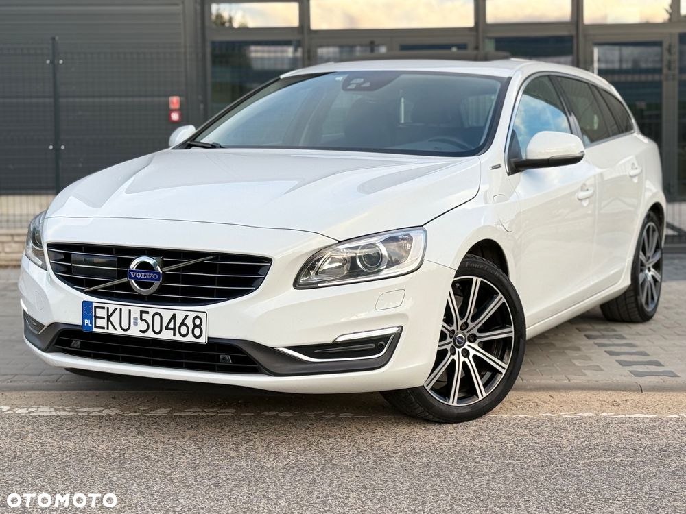 Volvo V60 D6 AWD Plug-in Hybrid Summum - 2
