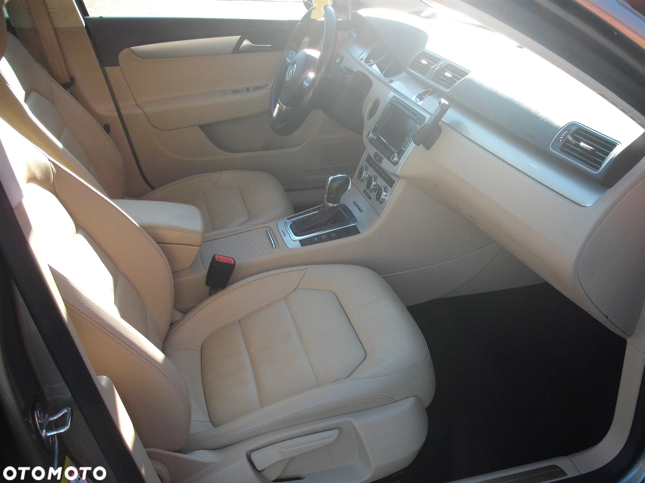 Volkswagen Passat Alltrack - 12