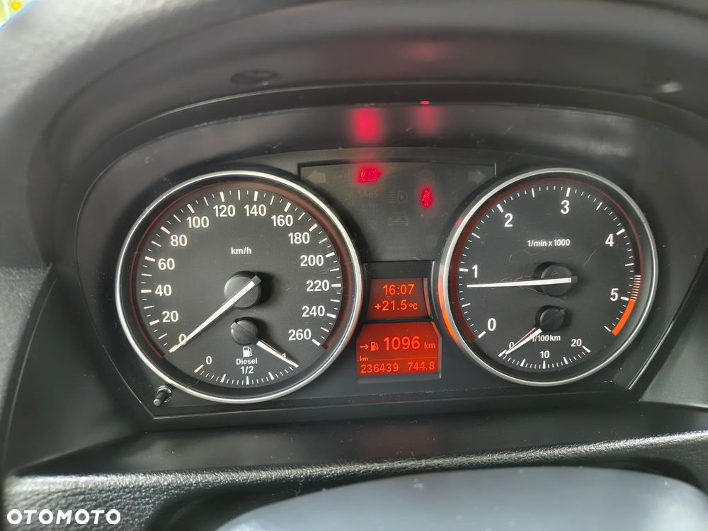BMW X1 sDrive18d - 23