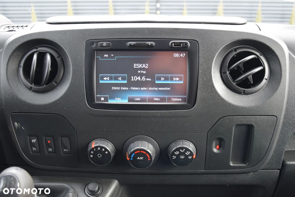 Renault MASTER / L3H2 / 2.3 - 150 KM / 3 OSOBY / DOSTAWCZE / BLASZAK / DUŻY WYŚWIETLACZ / KLIMA / TEMPOMAT / KAMERA COFANIA / HAK / SPROWADZONY - 32