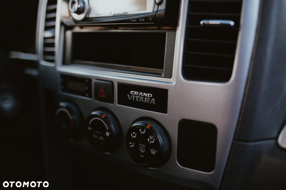 Suzuki Grand Vitara 2.0 HDi - 12