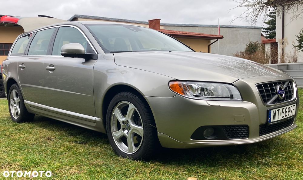 Volvo V70 D5 Momentum - 5